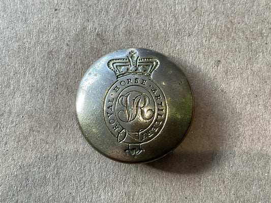 Gradia Militaria -  Q.V.C Royal Horse Artillery brass button.