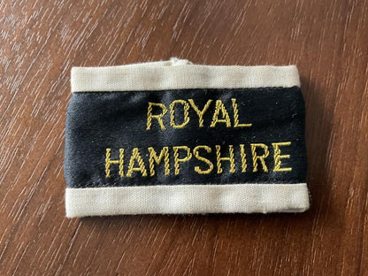 Gradia Militaria -  ROYAL HAMPSHIRE Malaya era white trim slip on title
