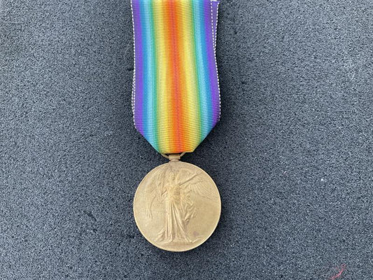 Gradia Militaria -  Victory; R-11120 Pte W.H. CHILTON K.R.RIF.C served France.