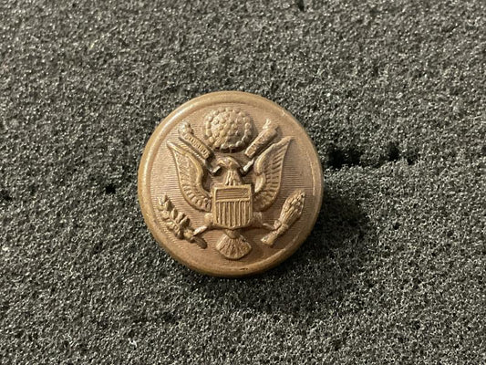 Gradia Militaria -  WW2 British made (Gaunt) U.S Army bronzed button.