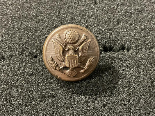 Gradia Militaria -  WW2 British made (Gaunt) U.S Army bronzed button.