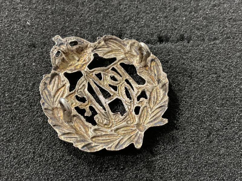 WW2 White metal R.C.A.F other ranks cap badge.