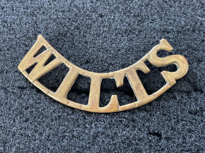 Gradia Militaria -  WW1 WILTS (Wiltshire Regiment) brass ORs title.