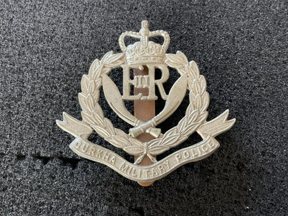Gradia Militaria -  Post 1952 Gurkha Military Police w/m cap badge.