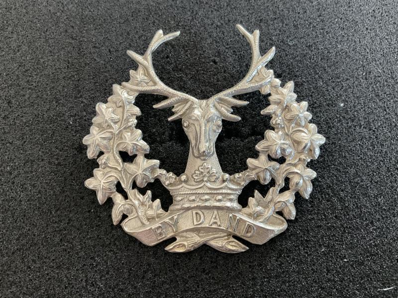 Gradia Militaria -  WW1/2 Gordon Highlanders glengarry badge.