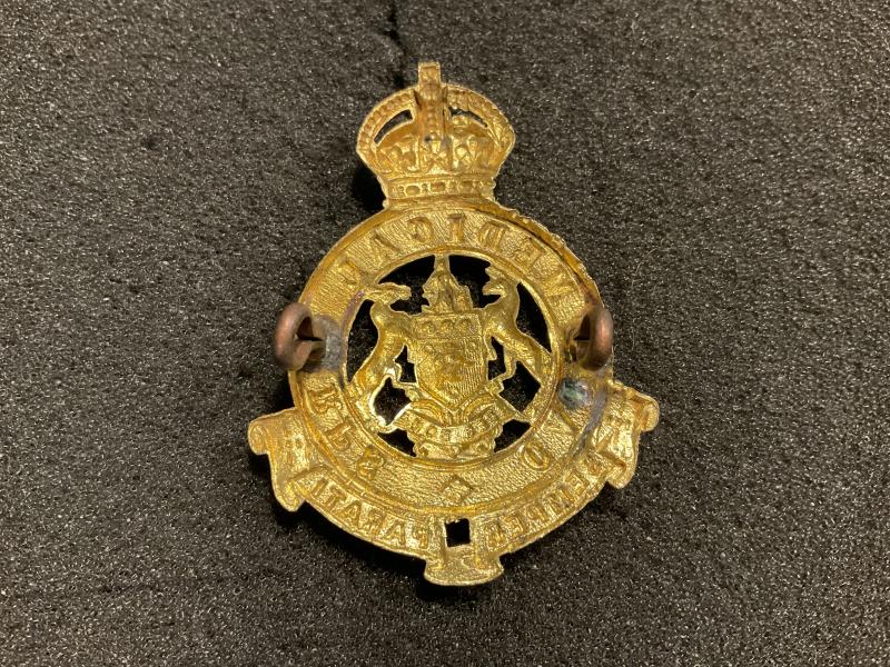 S.A Cape Medical Corps officers gilded brass cap badge