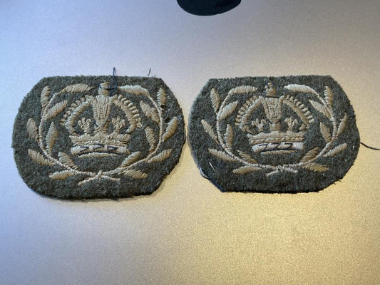 Gradia Militaria -  WW2 Embroidered Warrant Officers Class 2 (CSM) crowns.