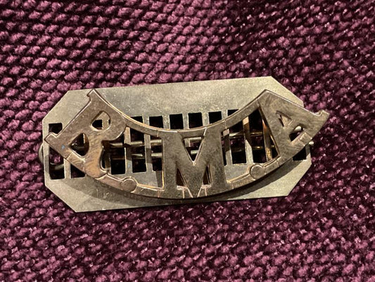 Gradia Militaria -  Royal Malta Artillery (R.M.A) brass shoulder title