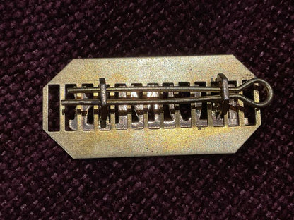 WW2 Kings Own Malta Regiment (KOMR) brass shoulder title.