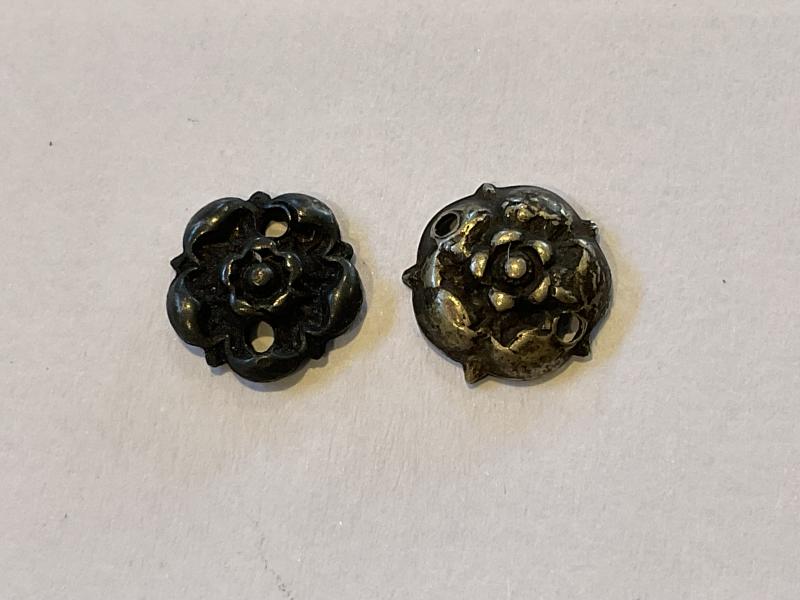 Gradia Militaria -  WW1 silver medal ribbon saw on Roses , 2 different styles