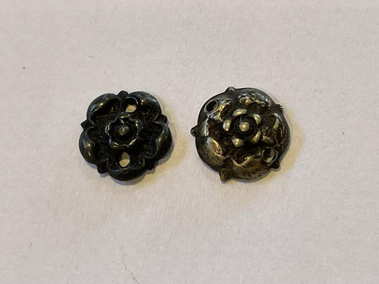 Gradia Militaria -  WW1 silver medal ribbon saw on Roses , 2 different styles