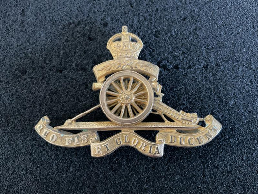 Gradia Militaria -  Post 1902 Territorial Army Royal Artillery officers cap badge.