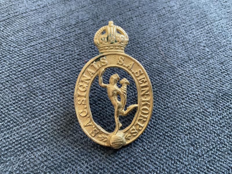 Gradia Militaria -  WW2 South African Corps of Signals (S.A.S.C) cap badge.