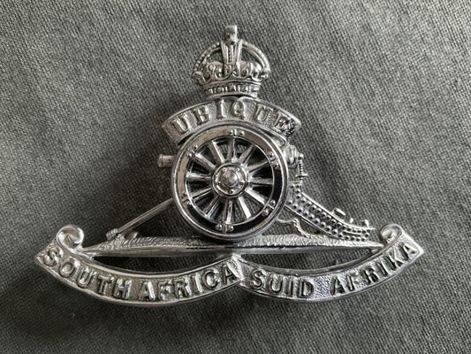 Gradia Militaria -  K/C South African Artillery chromed cap badge.