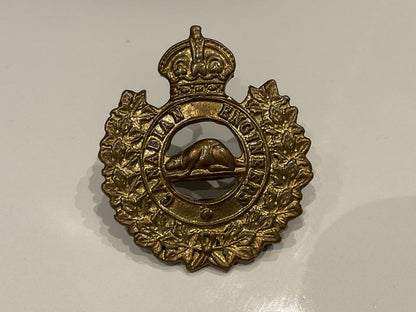 Gradia Militaria -  WW1 Canadian Engineers brass collar badge.
