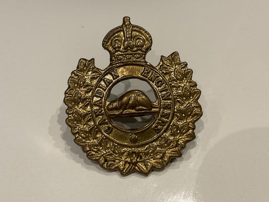 Gradia Militaria -  WW1 Canadian Engineers brass collar badge.