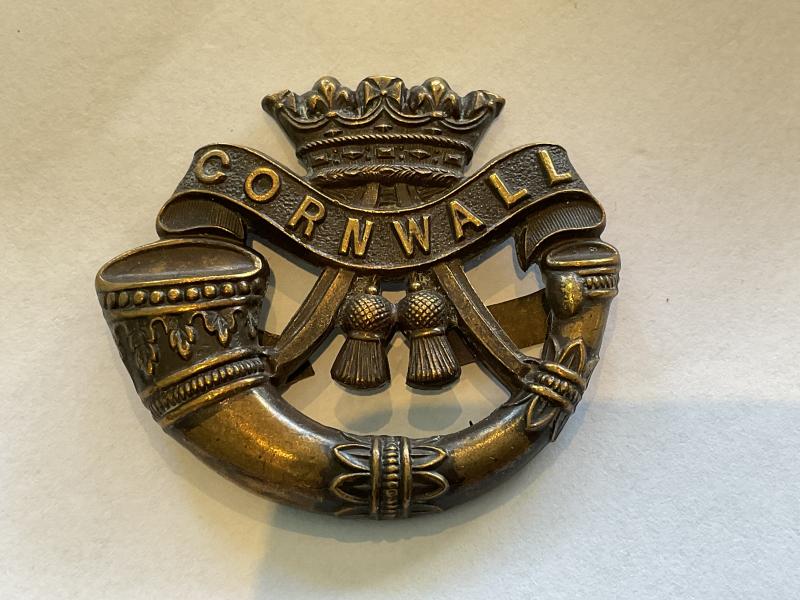 Gradia Militaria -  WW1/2 Duke of Cornwalls Light Infantry O.S.D cap badge.