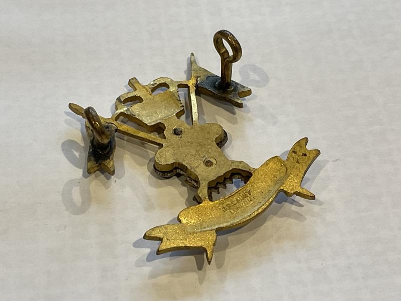 Officers 9th/12th Hussars cap badge by Gaunt.