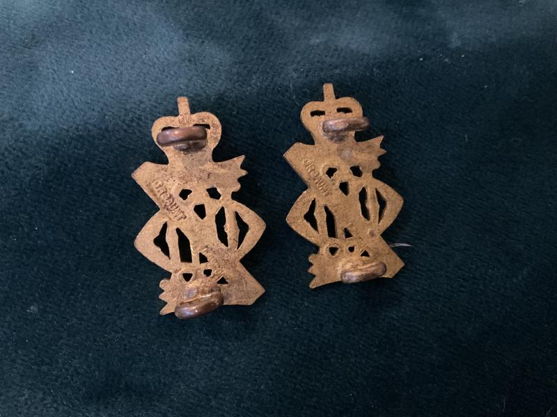 Officers gilt 13th/18th Royal Hussars collar badges by Gaunt