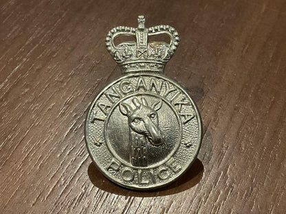 Gradia Militaria -  Post 1952 Tanganyika Police cap badge.