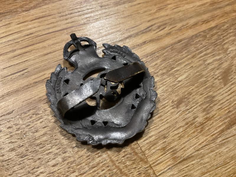 WW2 Royal Engineers O.S.D. cap badge by Gaunt London