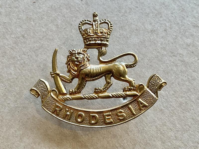 Gradia Militaria -  Rhodesian Army Staff Corps cap badge (1953‚Äö√Ñ√¨70)