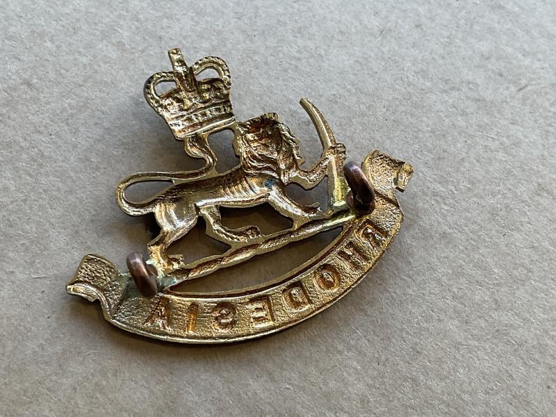 Rhodesian Army Staff Corps cap badge (1953-1970)