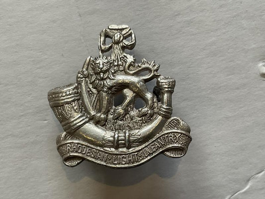 Gradia Militaria -  Rhodesian Light Infantry officers silver beret badge