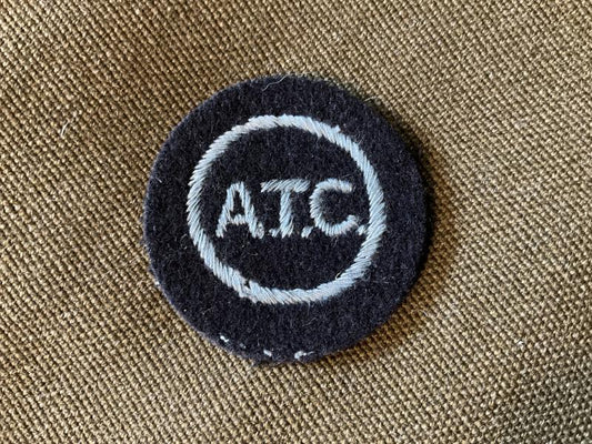 Gradia Militaria -  WW2 Officers Air Training Corps shoulder patch