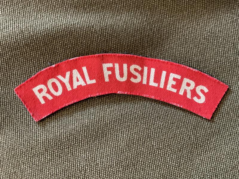 Gradia Militaria -  WW2 printed Royal Fusiliers shoulder title