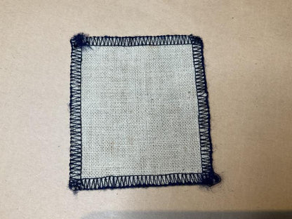 The Queen‚s Regt cloth beret badge, circa 1980-90s