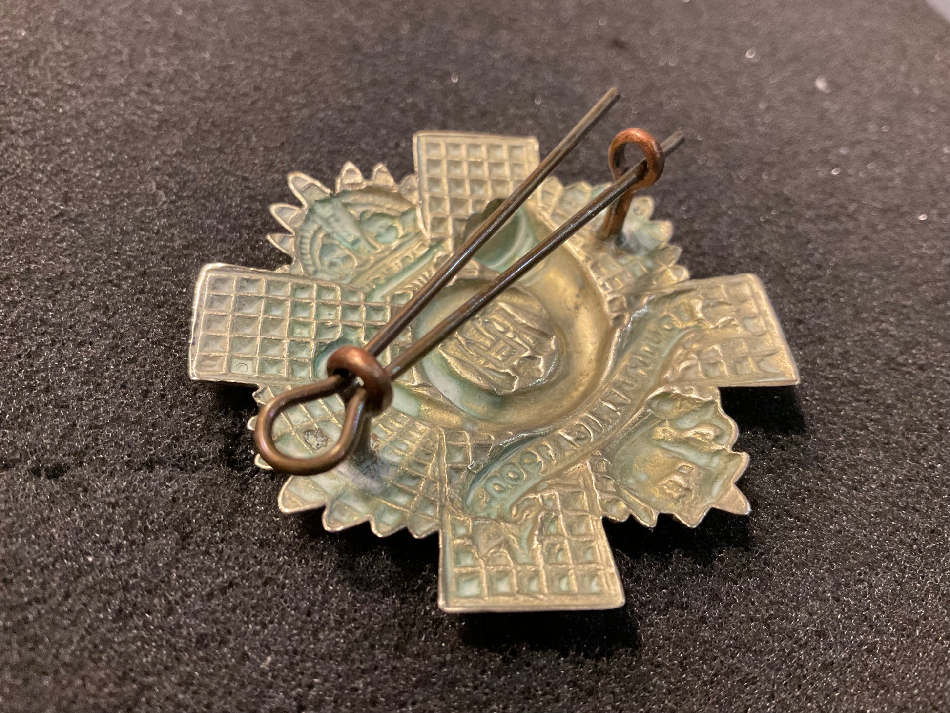 6th Battalion Highland Light Infantry Glengarry badge back view 2