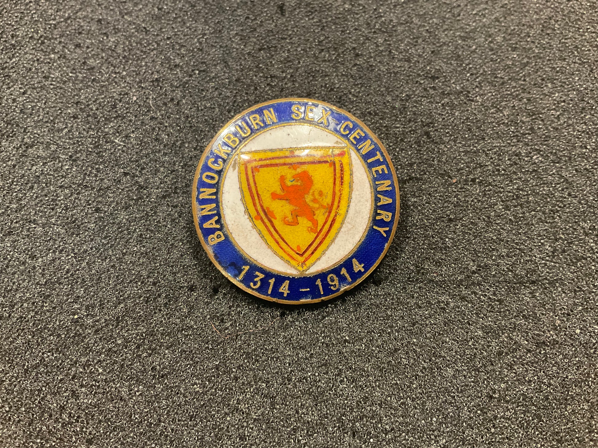 Bannockburn Sex-Centenary 1314-1914 enamel lapel badge