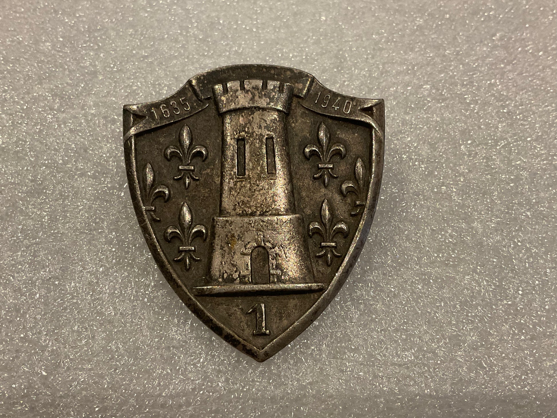 French; 1st Cuirassiers Regt beret badge circa 1950s