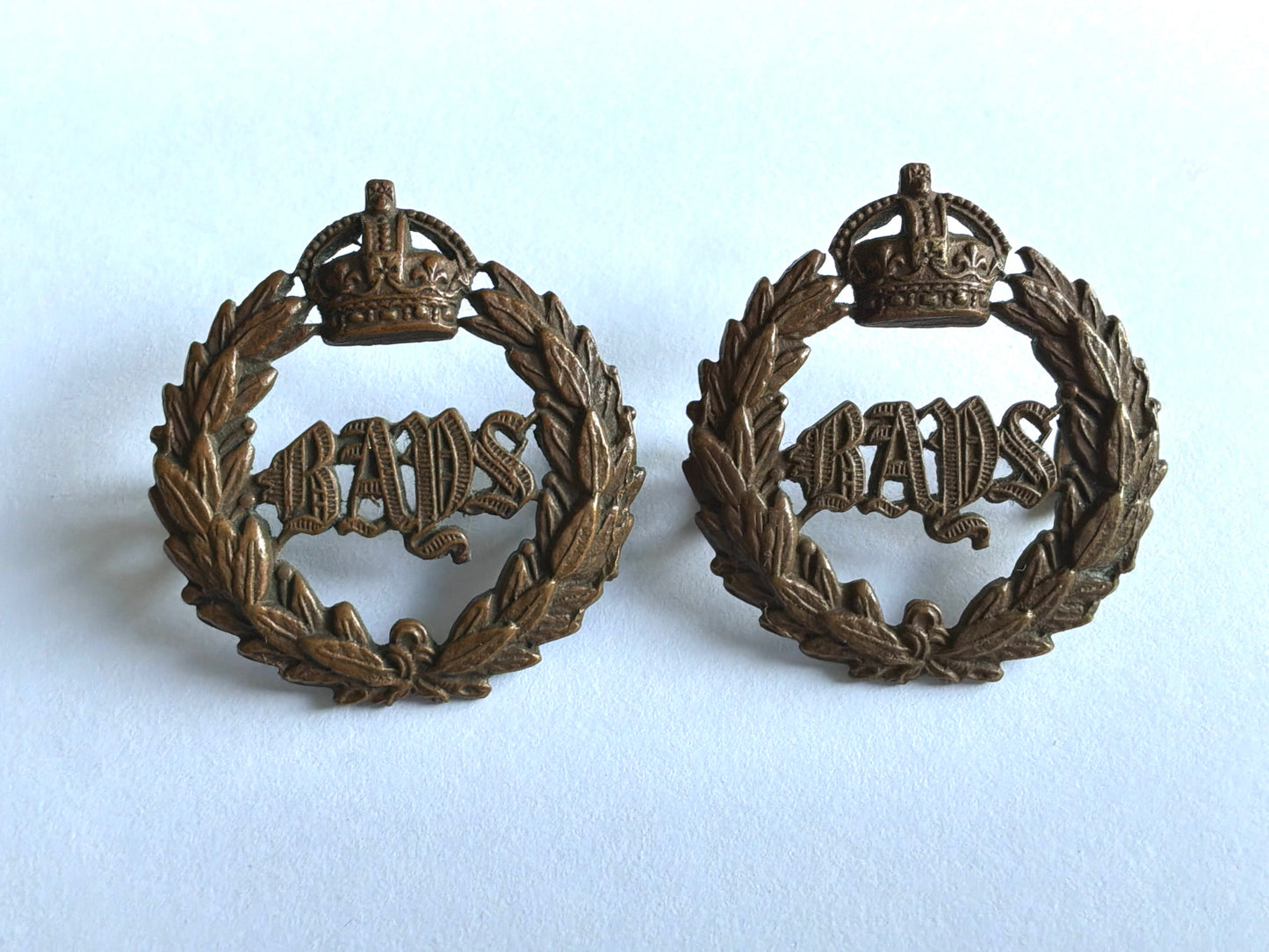 The 2nd Dragoon Guards (Queen's Bays) OSD collar badges