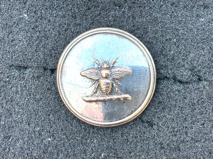 Central Bee, hunt/livery button