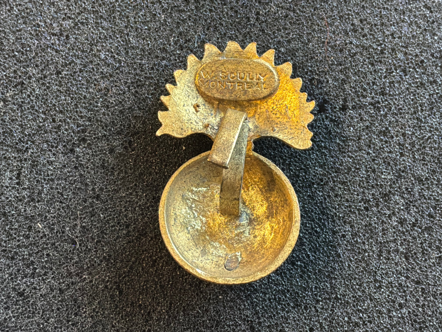 105th Saskatoon Fusiliers officers collar badge by Scully Montreal.