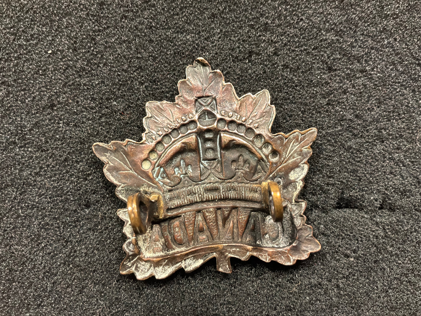 1914 dated Canadian General Service cap badge by ELLIS