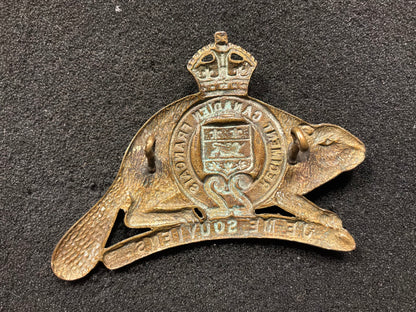 WW2 22nd Regiment Canadien Francais cap badge.