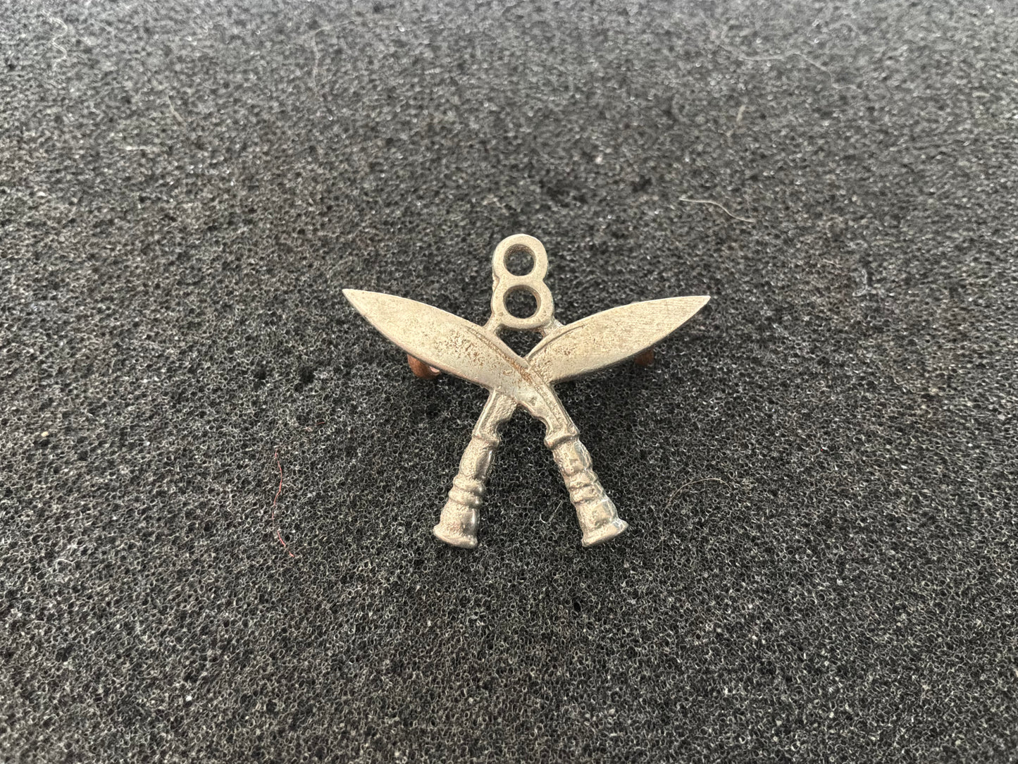 WW2 era 8th Gurkha Rifles cap badge
