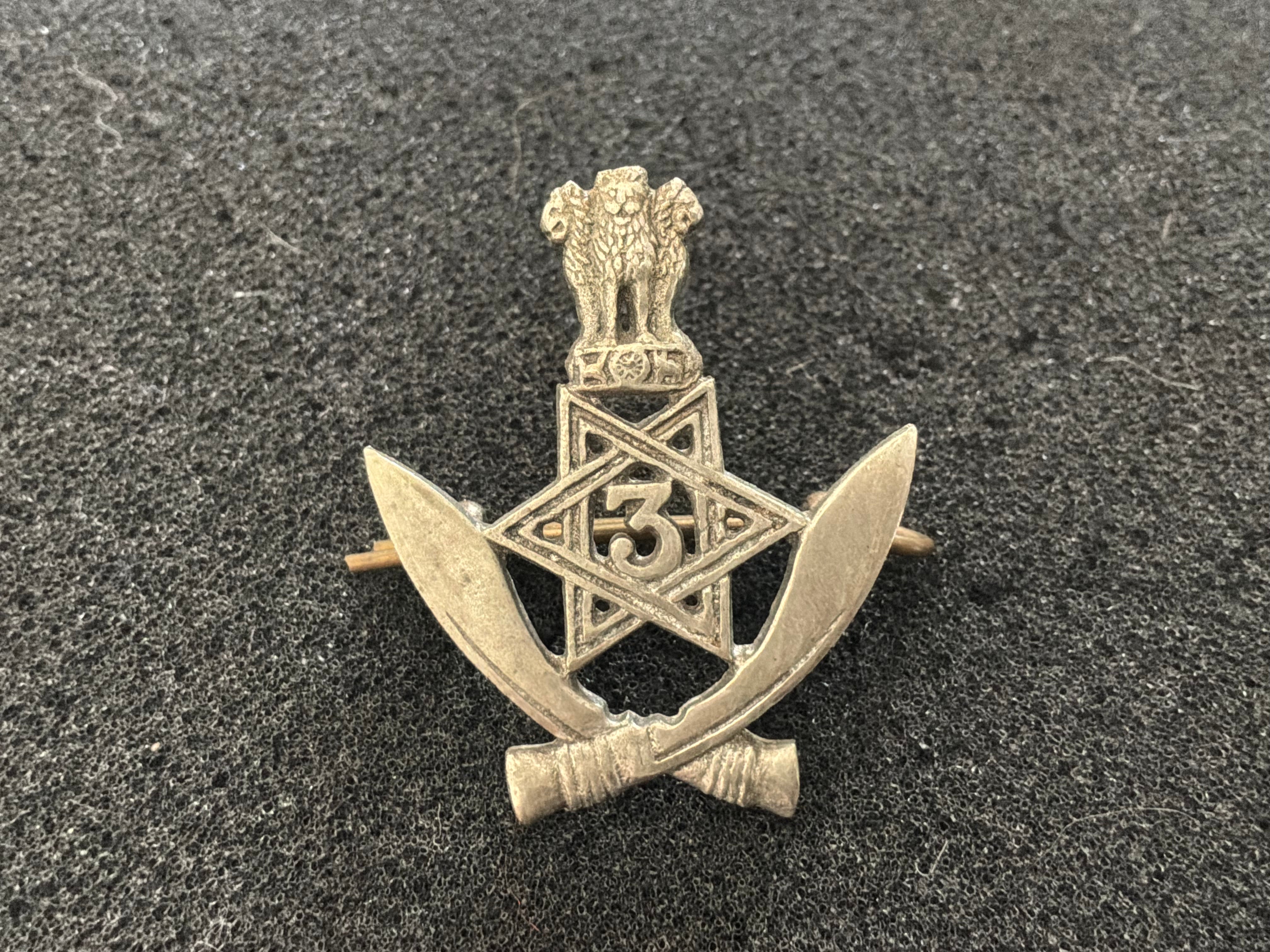 Indian Army 3rd Gurkha Rifles cap badge. – Gradia Militaria