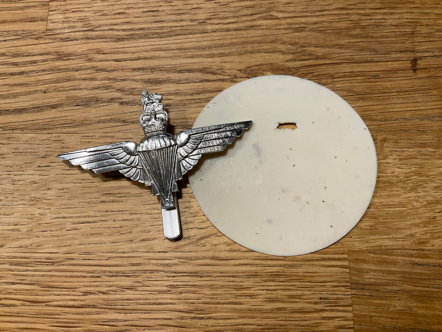 Q/C Anodised Parachute Regiment cap badge made by H.W.TIMINGS LTD