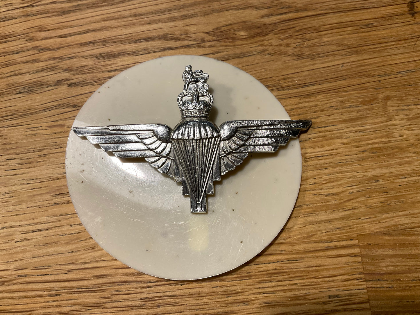 Q/C Anodised Parachute Regiment cap badge made by H.W.TIMINGS LTD