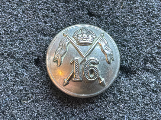 WW2 Indian Army 16th Lancers button(1922-47)