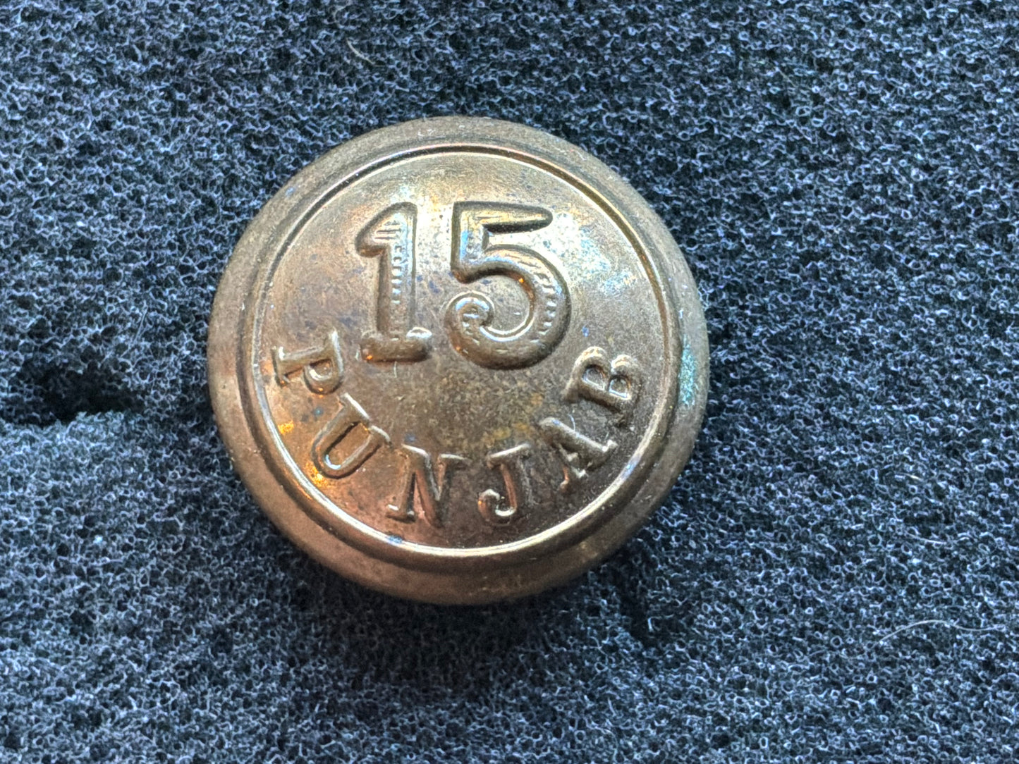 WW2 Indian Army 15th Punjab Regiment 1922-47 button.
