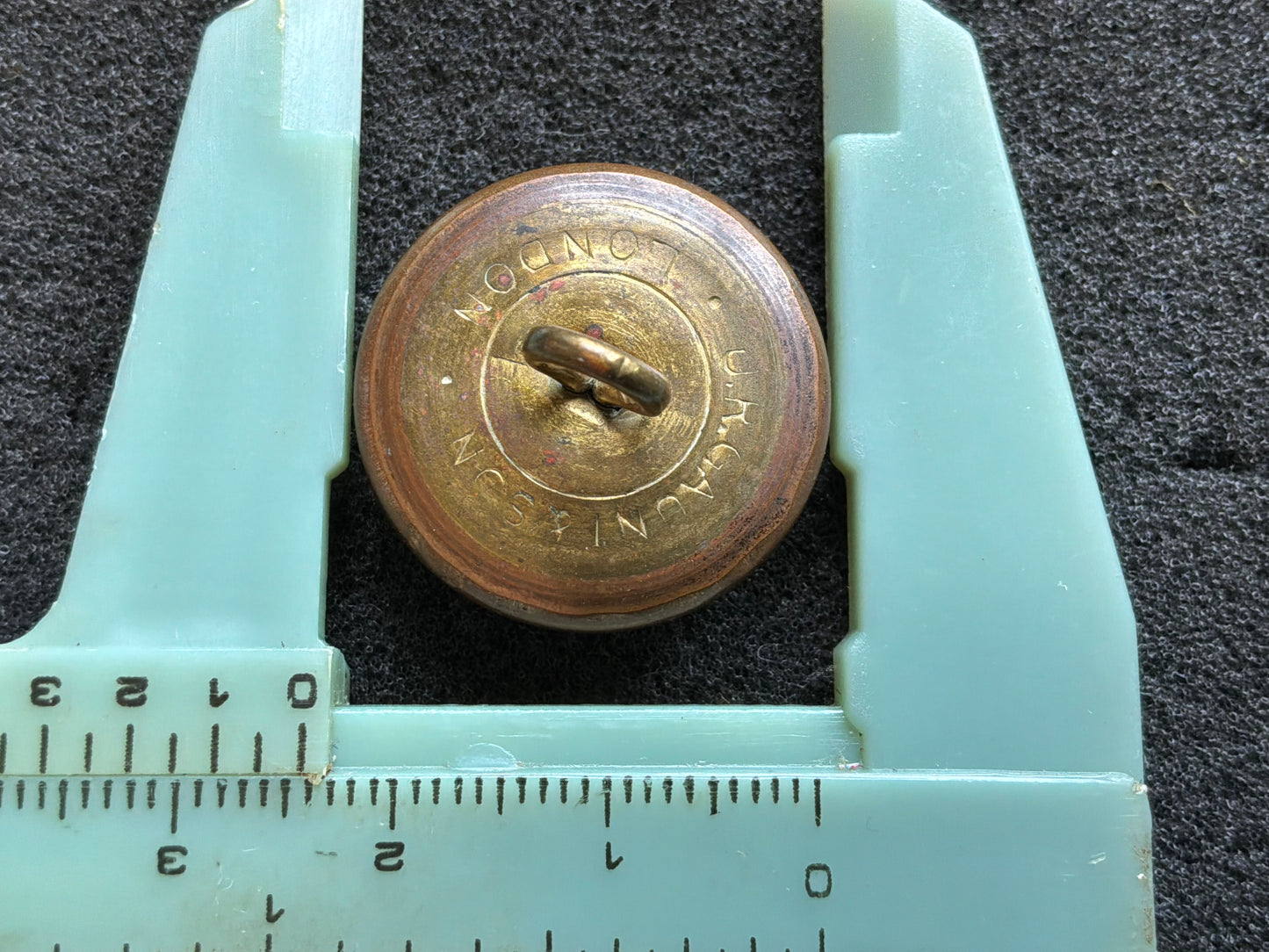 WW1 Indian Army Ordnance Corps (1903-22) button.