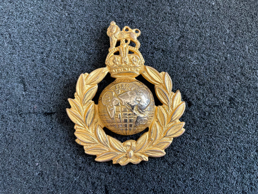 WW2 Royal Marines senior NCOs gilded brass cap/beret badge.