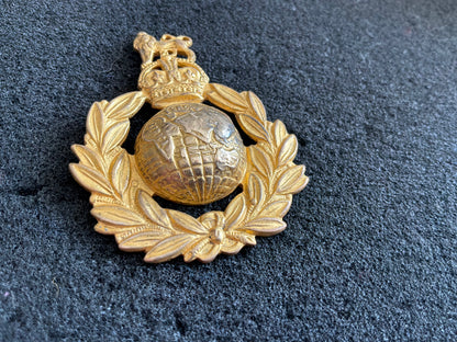 WW2 Royal Marines senior NCOs gilded brass cap/beret badge.