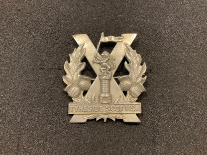 Tyneside Scottish Glengarry with full lion above tower.