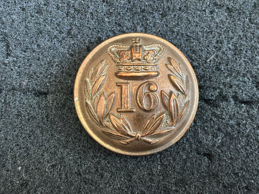 16th (Bedfordshire ) Regiment of foot large 25mm button.